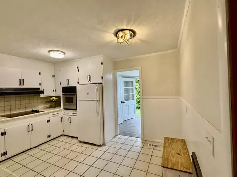 Kitchen - 558 First Ave S S, Baxter, TN 38544 photo 5 of 5