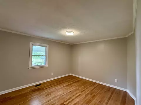 Bedroom - 558 First Ave S S, Baxter, TN 38544 photo 2 of 4