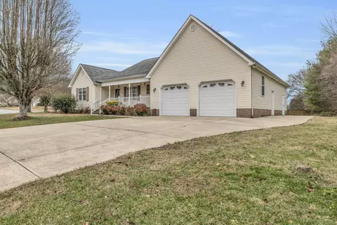 42 Cardinal Rd, Ringgold, GA 30736