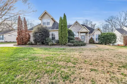 8544 Streamside Dr, Ooltewah, TN 37363