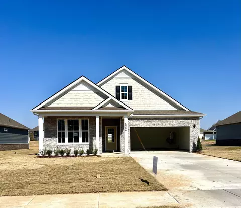1035 Camelia Dr, White House, TN 37188