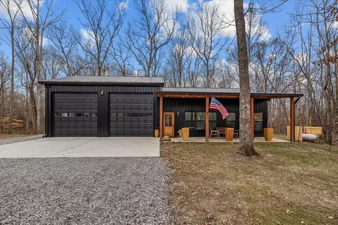 724 Coaling Rd, Charlotte, TN 37036