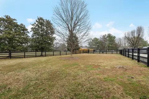 Exterior - 1007 Grove Cir, Murfreesboro, TN 37128 photo 14 of 15