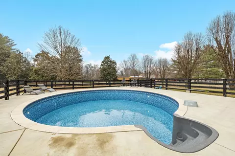 Exterior - 1007 Grove Cir, Murfreesboro, TN 37128 photo 9 of 15