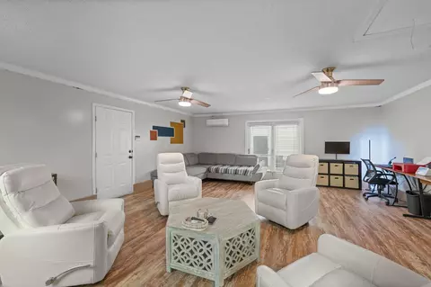 Living - 1007 Grove Cir, Murfreesboro, TN 37128 photo 4 of 4