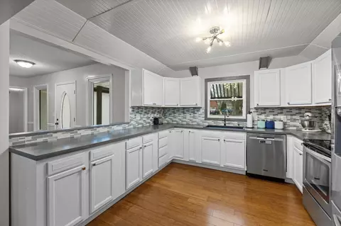 Kitchen - 1007 Grove Cir, Murfreesboro, TN 37128 photo 1 of 2