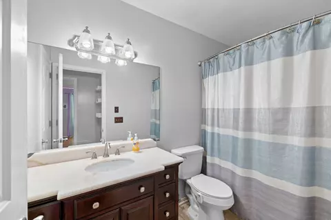Bath - 1007 Grove Cir, Murfreesboro, TN 37128 photo 1 of 2