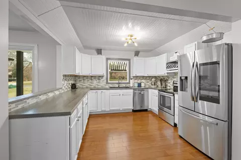 Kitchen - 1007 Grove Cir, Murfreesboro, TN 37128 photo 2 of 2