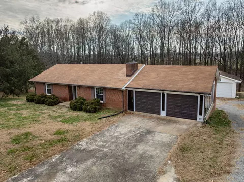 319 Hamlett Dr, White House, TN 37188