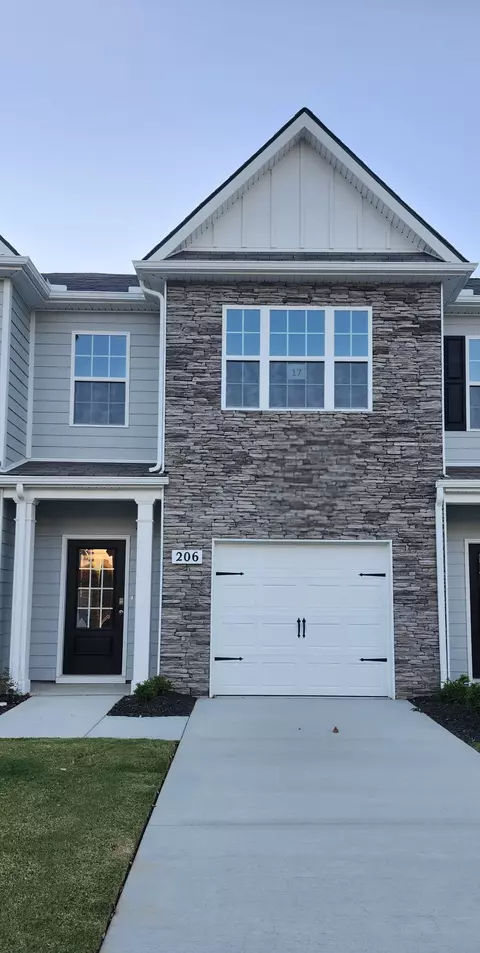 206 Dale Mires Ln, Baxter, TN 38544