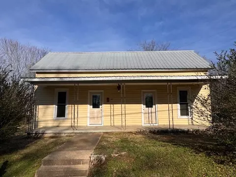 139 Columbia Ave, Centerville, TN 37033