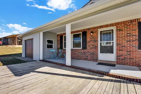1805 New Lake Rd, Spring City, TN 37381