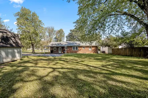 Exterior - 219 Chamberlain Dr, Murfreesboro, TN 37129 photo 5 of 8