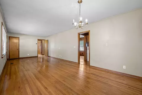 Living - 219 Chamberlain Dr, Murfreesboro, TN 37129 photo 4 of 5