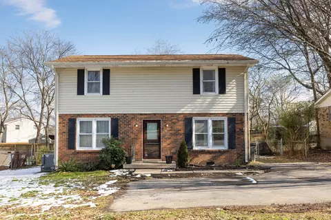 244 Old Shackle Island Rd, Hendersonville, TN 37075