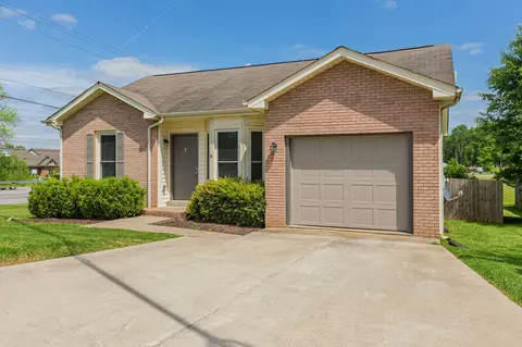 101 Shady Maple Dr, Clarksville, TN 37043