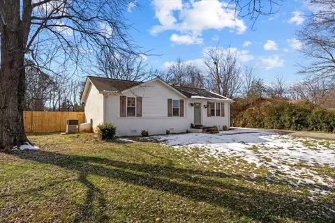8131 Cooper Dr, Murfreesboro, TN 37129