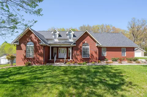 1067 Heathwood West Dr, Cookeville, TN 38506