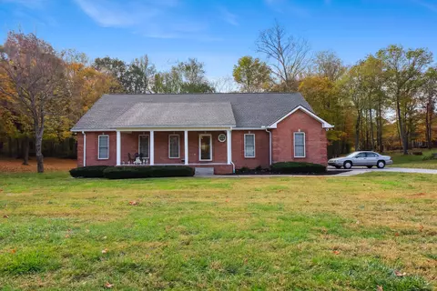 2042 Woodwind Cir, Greenbrier, TN 37073