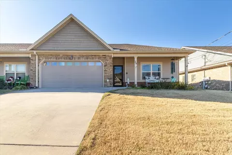 59 Southshore Dr, Fort Oglethorpe, GA 30742