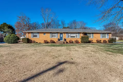 516 Long Hollow Pike, Goodlettsville, TN 37072