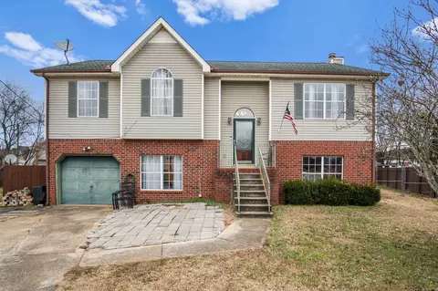 408 Robinson Ct, La Vergne, TN 37086