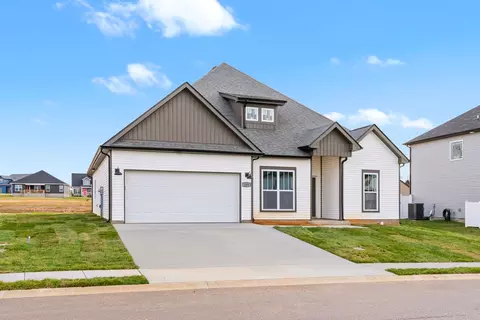 106 Monaghan Dr, Clarksville, TN 37042