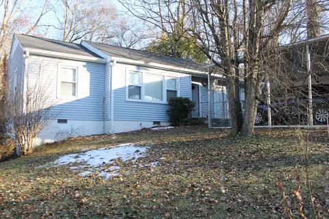 975 Swift Dr, Clarksville, TN 37040