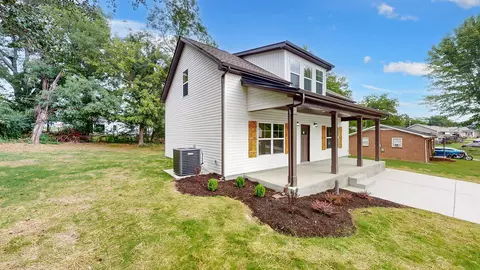 212 Hayes St, Smithville, TN 37166