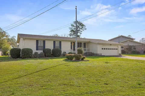 72 Cordell Dr, Rossville, GA 30741