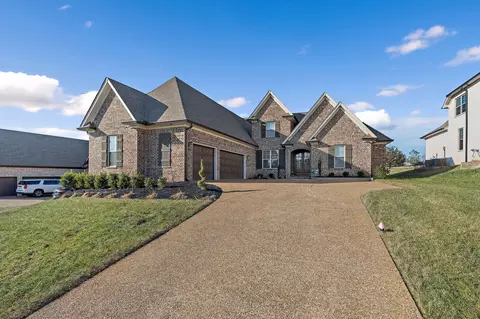 975 Luxborough Dr, Hendersonville, TN 37075