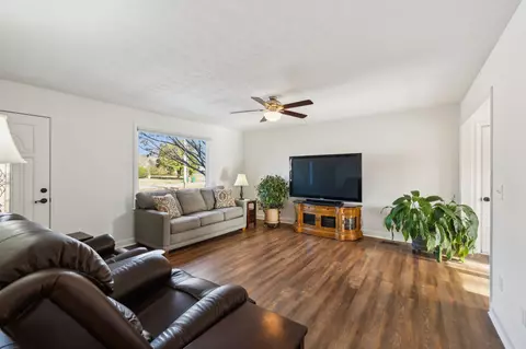 413 Whispering Dr, Spring Hill, TN 37174 photo 4