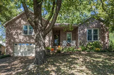 7232 Magnolia Hills Dr, Nashville, TN 37221