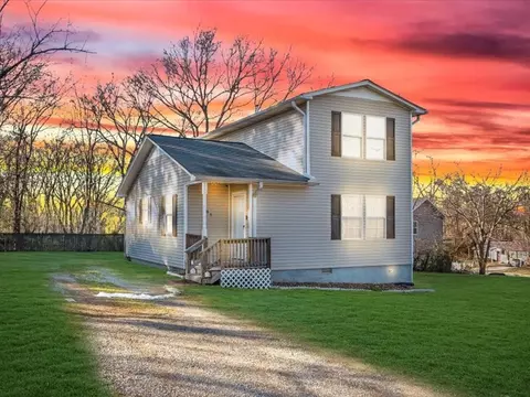 507 Poplar Ave, Fayetteville, TN 37334