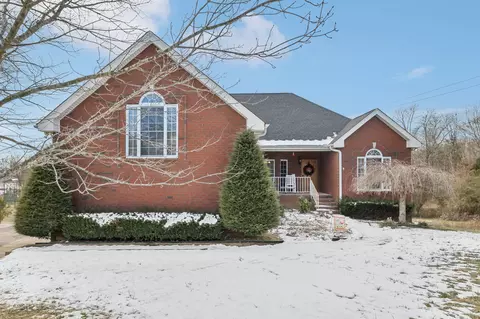 7015 Pond Ln, Bon Aqua, TN 37025