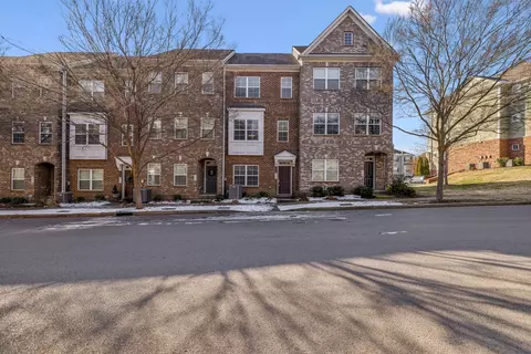 8202 Lenox Creekside Dr, Antioch, TN 37013