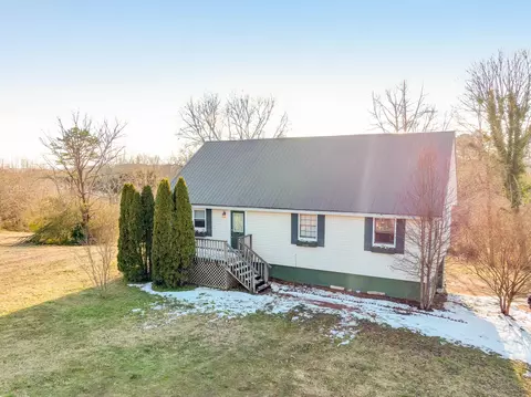 998 W 12th St, Chickamauga, GA 30707