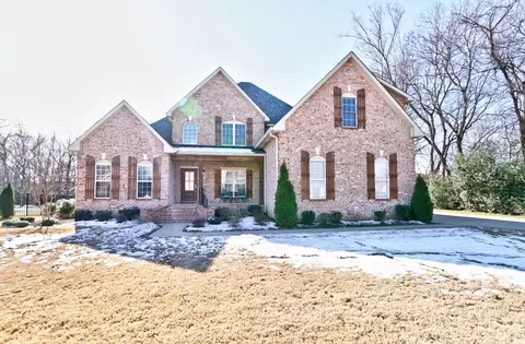 2208 Higgins Ln, Murfreesboro, TN 37130