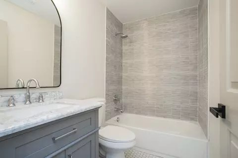 Bath - 1722 Shane Dr, Spring Hill, TN 37174 photo 4 of 5