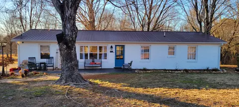 9132 Crestview Dr, Bon Aqua, TN 37025