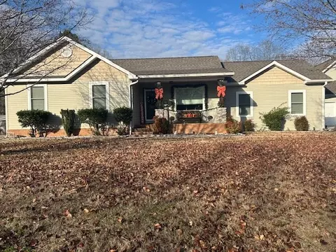 1160 Davis Rd, Camden, TN 38320
