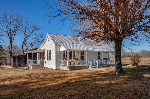 381 Busby Rd, Loretto, TN 38469