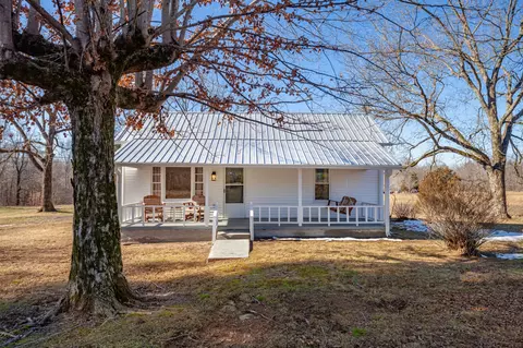 381 Busby Rd, Loretto, TN 38469 photo 2
