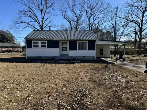 1204 Woodland Dr, Manchester, TN 37355