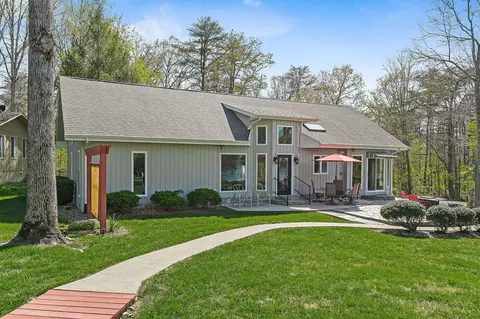 304 Saint George Dr, Crossville, TN 38558
