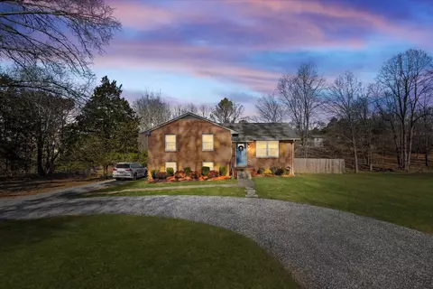 7619 Cumberland Dr, Fairview, TN 37062
