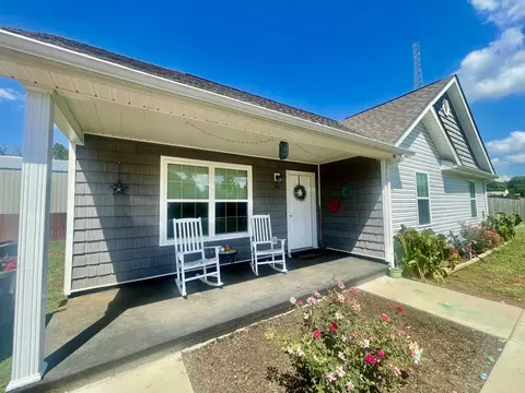 420 Gobble St, Lawrenceburg, TN 38464