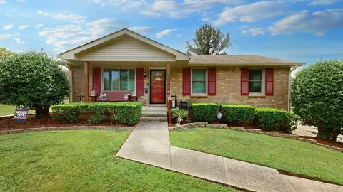 208 E Old Trenton Rd, Clarksville, TN 37043