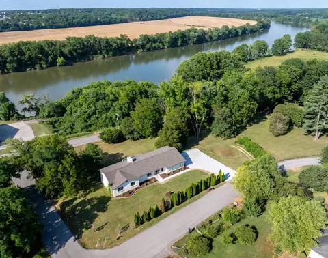 175 Bayview Dr, Clarksville, TN 37040