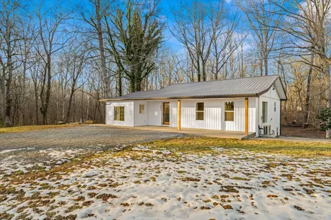 301 Dykes Ln, Crossville, TN 38571